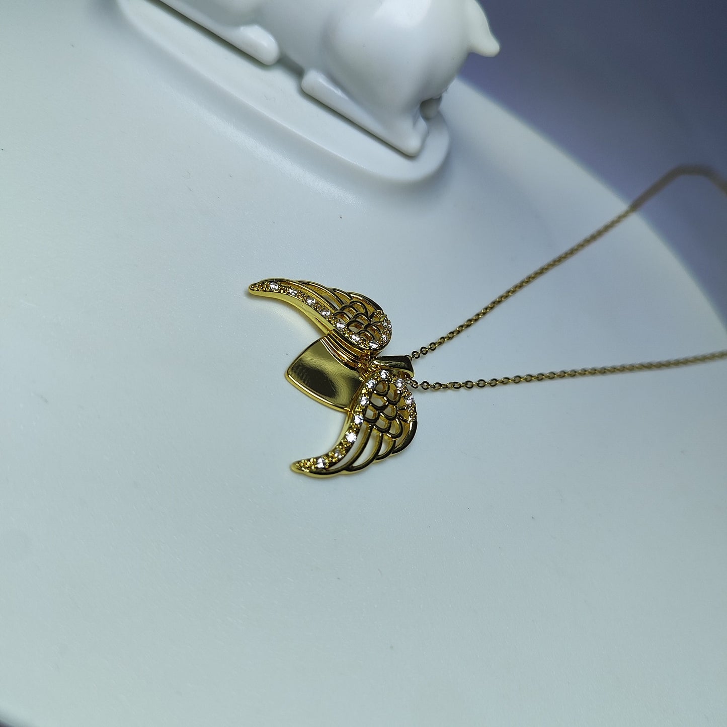 Golden Wings opening pendant | Anti-tarnish Ekam