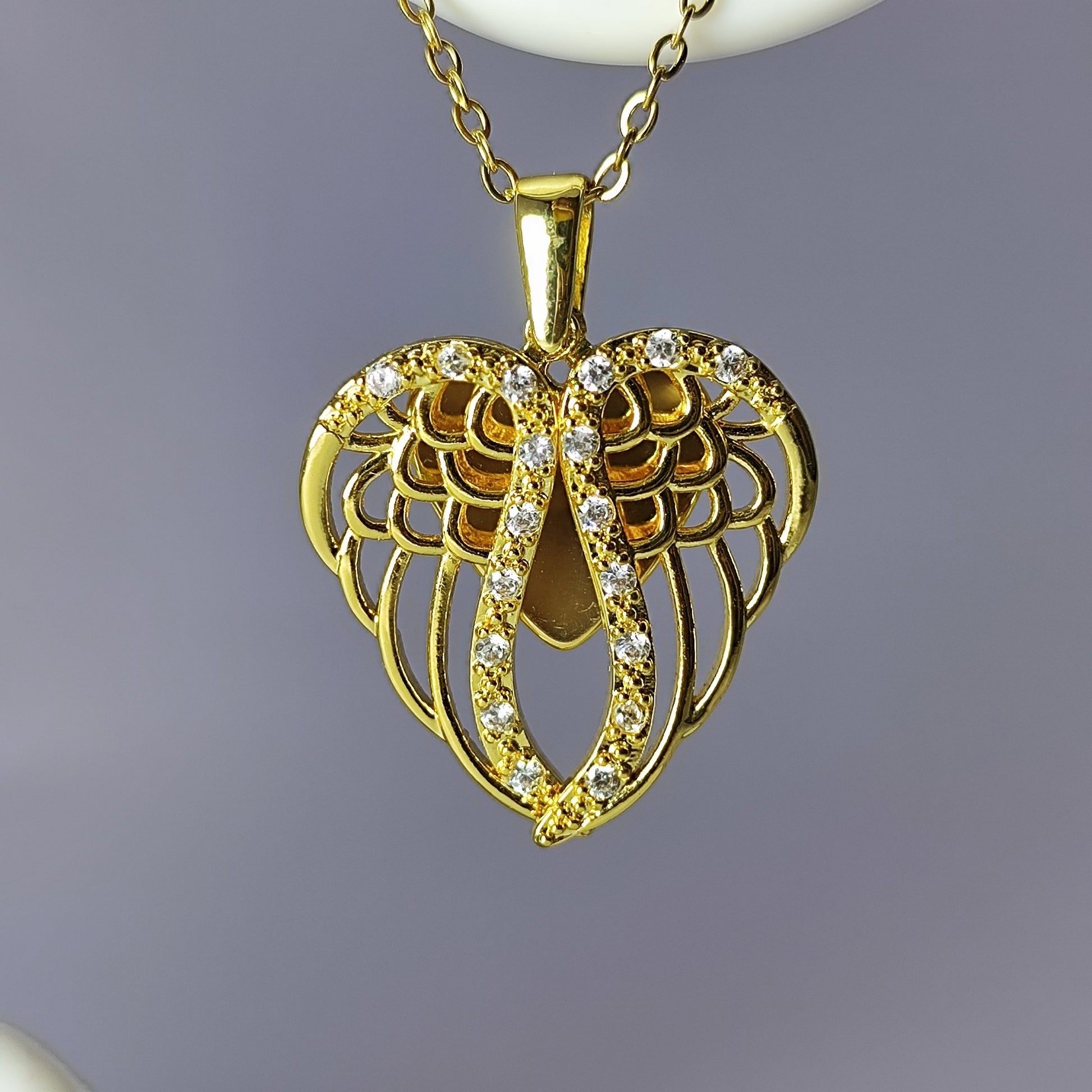 Golden Wings opening pendant | Anti-tarnish Ekam
